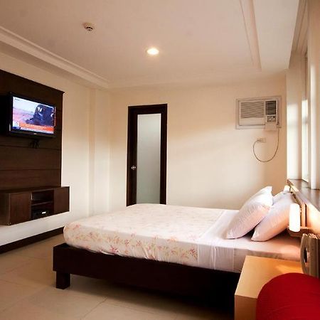Olongapo Travel Lodge Exterior photo