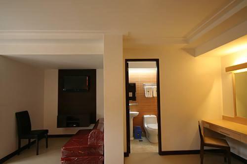 Olongapo Travel Lodge Exterior photo