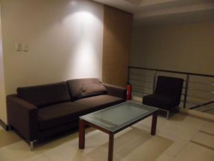 Olongapo Travel Lodge Exterior photo